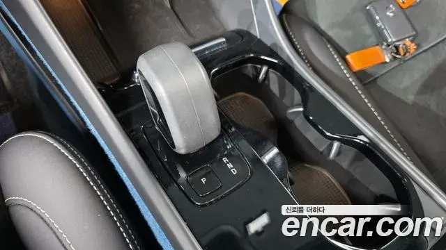 Volvo C40 Recharge 2022 — Şəkil 28/33