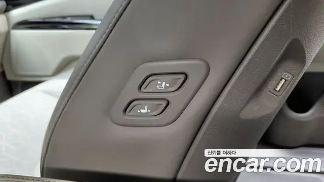 Kia Carnival 2021 — Photo 19/20