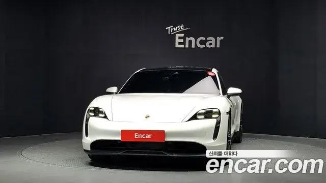 Porsche Taycan 2023 — ფოტო 7/20