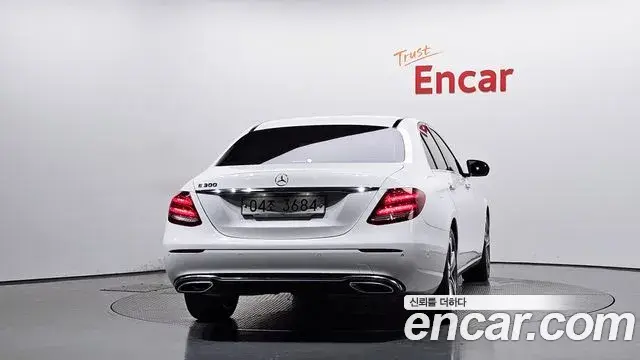 Mercedes-Benz E-Class 2018 — Фото 4/20