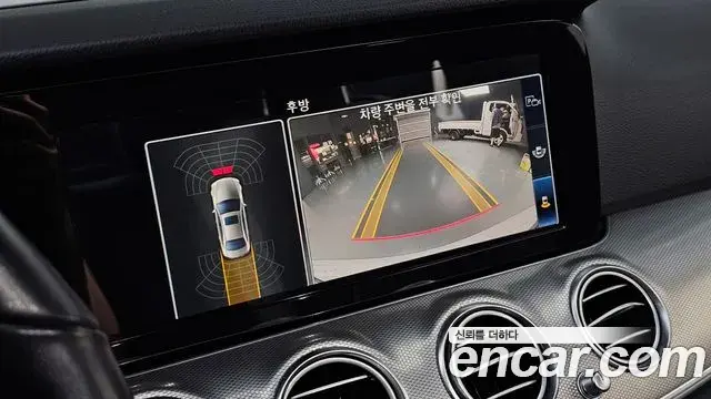Mercedes-Benz E-Class 2018 — Фото 15/20