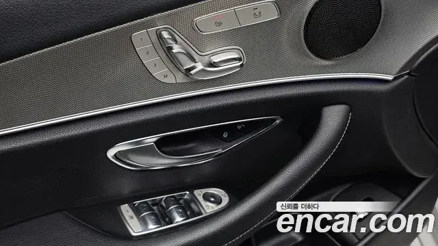 Mercedes-Benz E-Class 2018 — Фото 19/20