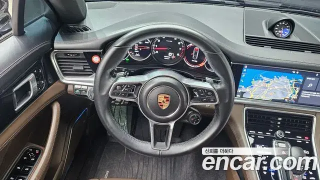 Porsche Panamera 2020 — Фото 13/20