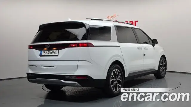 Kia Carnival 2021 — Photo 2/20