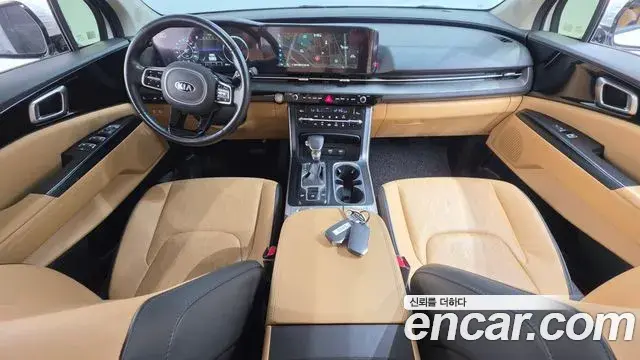 Kia Carnival 2021 — Photo 7/20