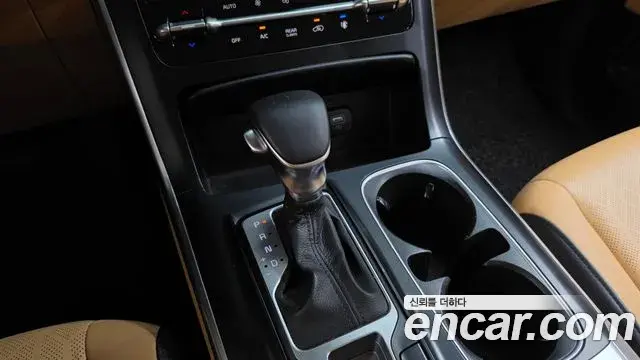 Kia Carnival 2021 — Photo 9/20