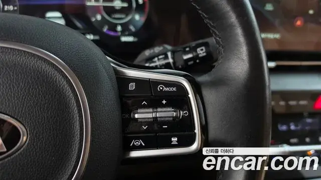 Kia Carnival 2021 — Photo 16/20