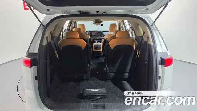 Kia Carnival 2021 — Photo 17/20