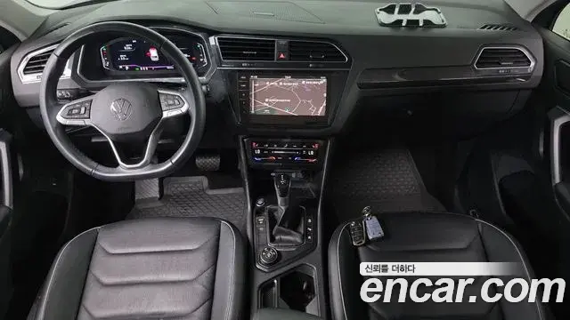 Volkswagen Tiguan 2022 — Photo 21/35