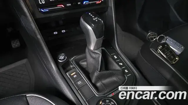 Volkswagen Tiguan 2022 — Photo 6/35