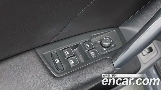 Volkswagen Tiguan 2022 — Photo 18/35