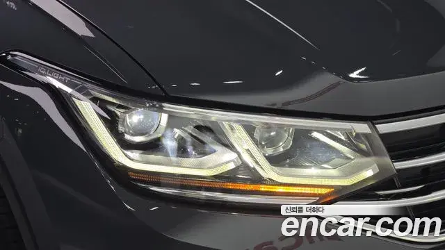 Volkswagen Tiguan 2022 — Photo 34/35