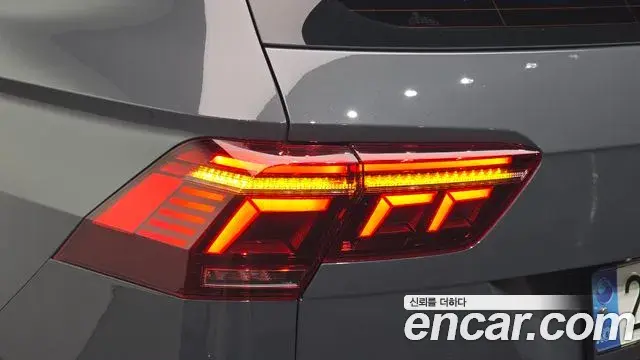 Volkswagen Tiguan 2022 — Photo 23/35