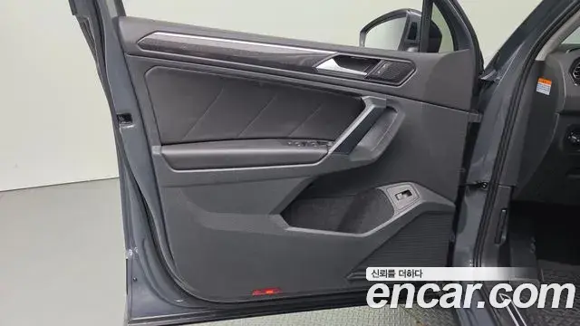 Volkswagen Tiguan 2022 — Photo 14/35