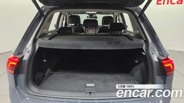 Volkswagen Tiguan 2022 — Photo 8/35