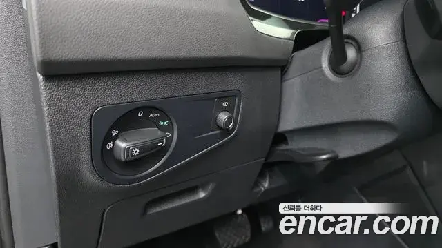 Volkswagen Tiguan 2022 — Photo 10/35