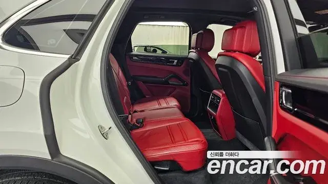 Porsche Cayenne 2020 — Şəkil 11/20