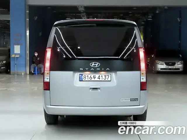 Hyundai Staria 2023 — Фото 2/20