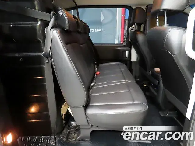 Hyundai Staria 2023 — Фото 6/20