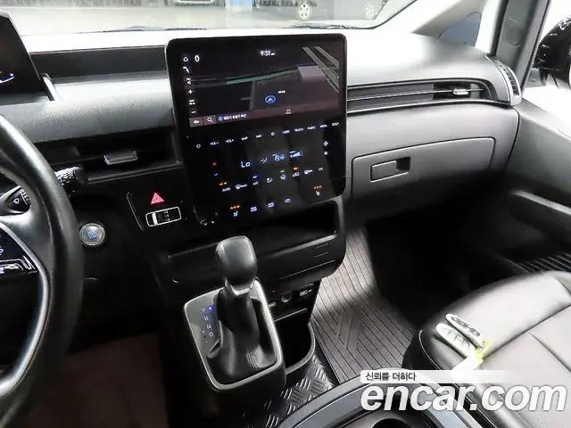 Hyundai Staria 2023 — Фото 9/20