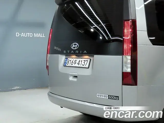 Hyundai Staria 2023 — Фото 17/20