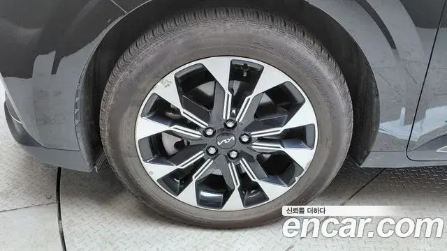 Kia Carnival 2022 — Фото 5/20