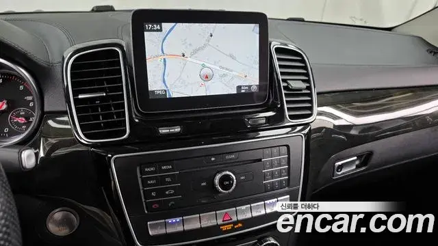 Mercedes-Benz GLS-Class 2018 — Фото 14/20