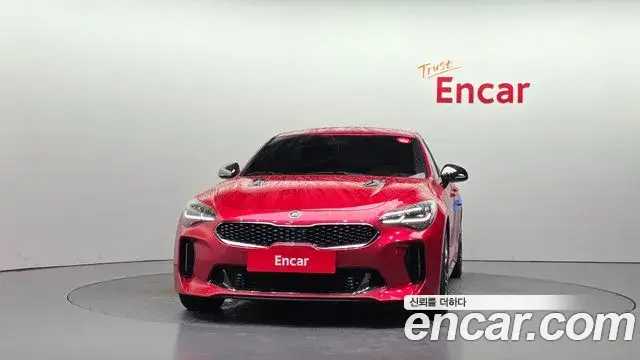 Kia Stinger 2018 — Фото 3/20