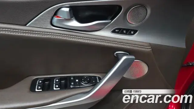 Kia Stinger 2018 — Фото 11/20