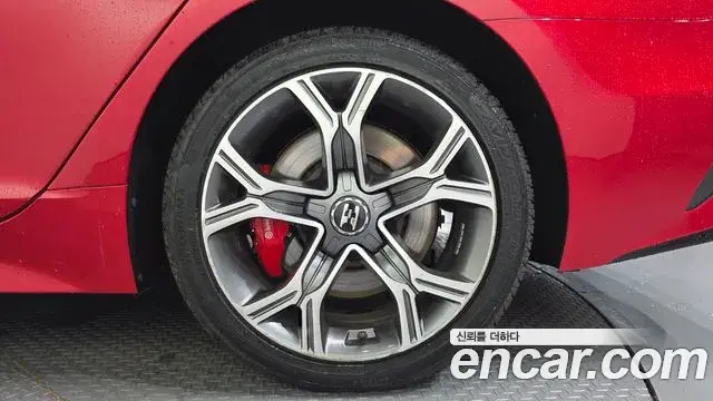 Kia Stinger 2018 — Photo 7/34