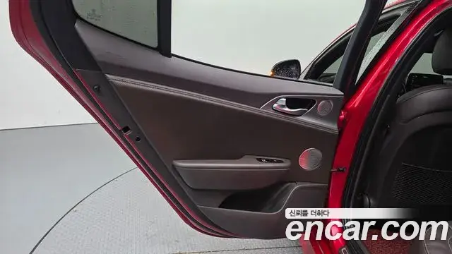 Kia Stinger 2018 — Photo 20/34