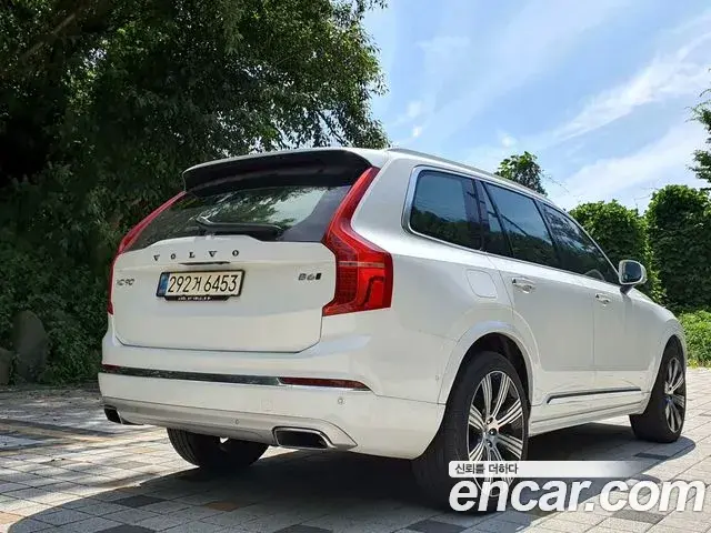 Volvo XC90 2021 — Photo 2/13