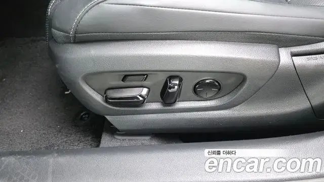 Lexus ES300h 2022 — ფოტო 25/38