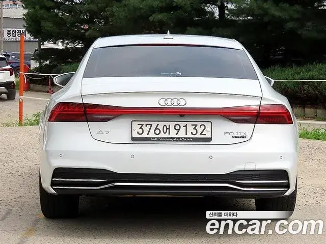 Audi A7 2020 — Фото 3/20