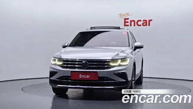 Volkswagen Tiguan 2021 — ფოტო 31/35