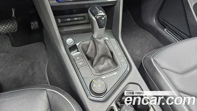 Volkswagen Tiguan 2021 — ფოტო 10/35