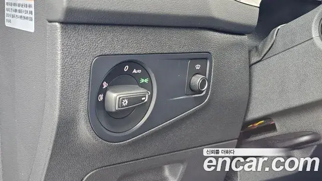 Volkswagen Tiguan 2021 — ფოტო 5/35