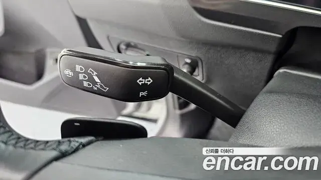 Volkswagen Tiguan 2021 — ფოტო 19/35