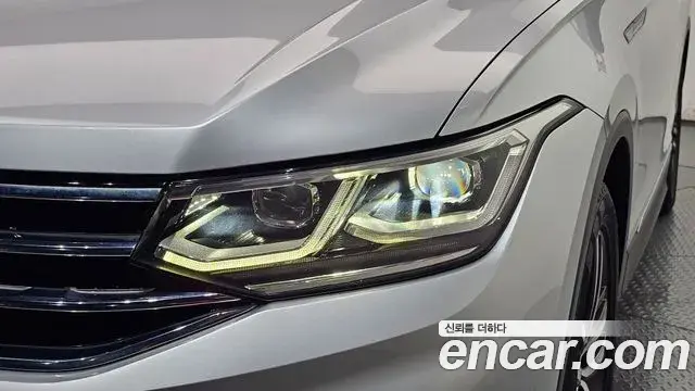 Volkswagen Tiguan 2021 — ფოტო 35/35