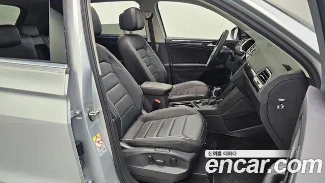 Volkswagen Tiguan 2021 — ფოტო 27/35