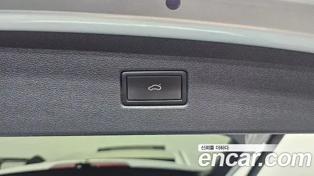 Volkswagen Tiguan 2021 — ფოტო 25/35