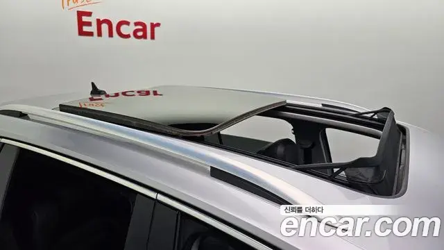 Volkswagen Tiguan 2021 — ფოტო 11/35
