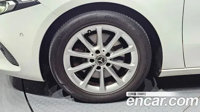 Mercedes-Benz A-Class 2020 — Фото 5/20