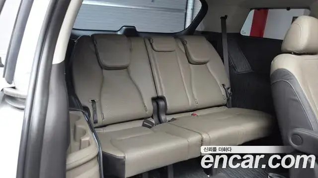 Kia Carnival 2025 — Фото 17/20