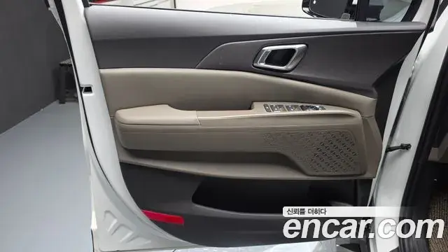 Kia Carnival 2025 — ფოტო 23/34