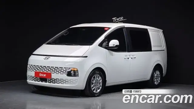 Hyundai Staria 2022 — Фото 1/20
