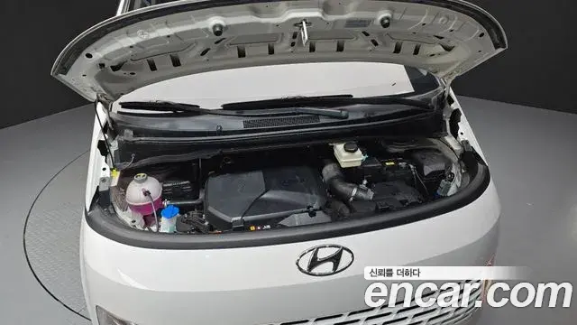 Hyundai Staria 2022 — Фото 6/20
