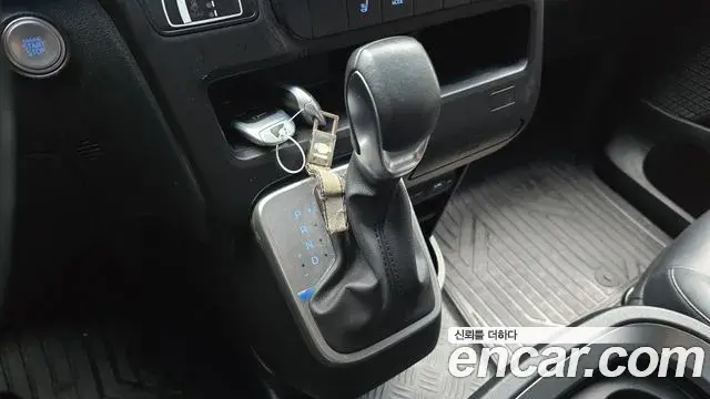 Hyundai Staria 2022 — Фото 9/20
