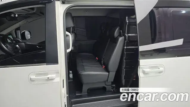 Hyundai Staria 2022 — Фото 11/20