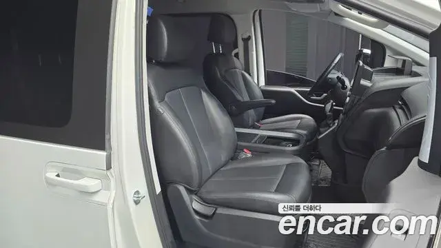 Hyundai Staria 2022 — Фото 12/20